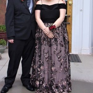 fairly new plus size prom dress